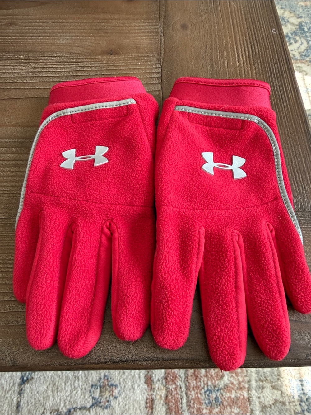Under Armour Women’s  Fleece Lightweight Winter Gloves